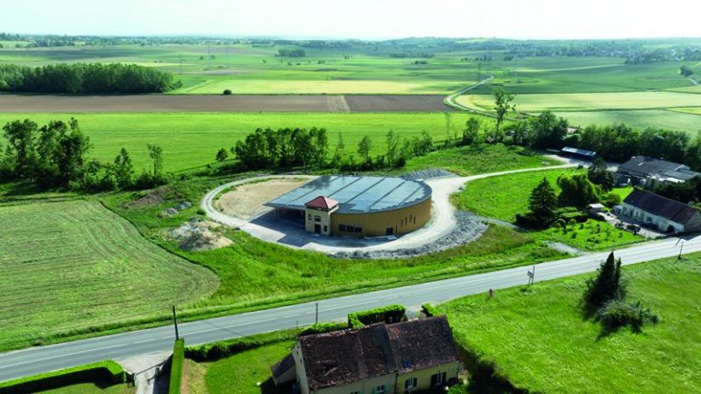 Chai du Domaine Nebout : une réalisation exemplaire en murs bois-paille